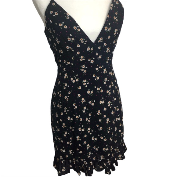 NWOT Mayra Floral Ruffle Dress in Navy Floral - Picture 4 of 6